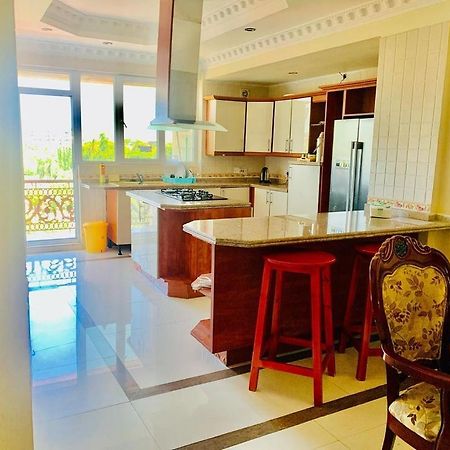 Masaki-Sea View 2-Bedroom Apt With Free Wi-Fi Darüsselam Dış mekan fotoğraf