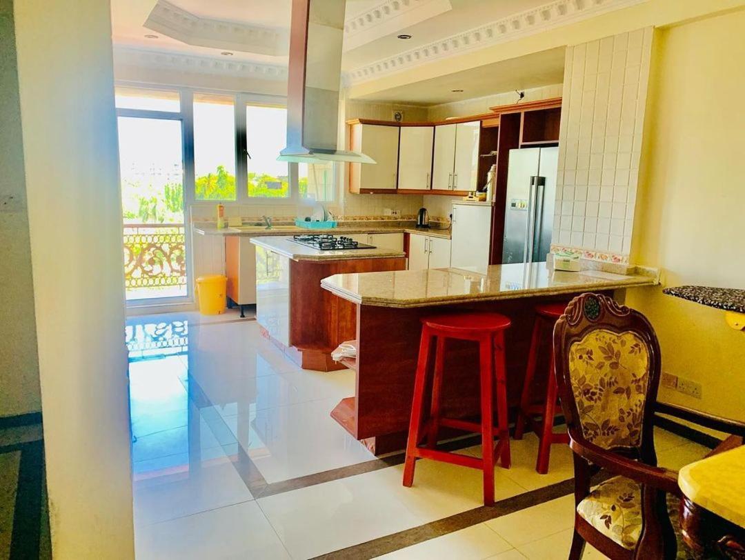 Masaki-Sea View 2-Bedroom Apt With Free Wi-Fi Darüsselam Dış mekan fotoğraf