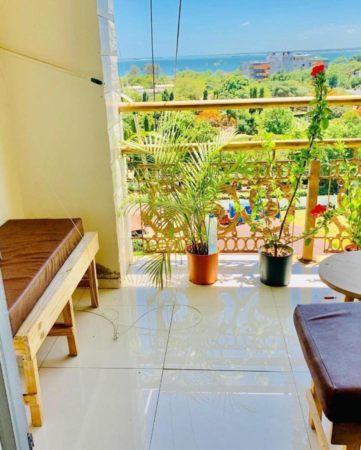 Masaki-Sea View 2-Bedroom Apt With Free Wi-Fi Darüsselam Dış mekan fotoğraf